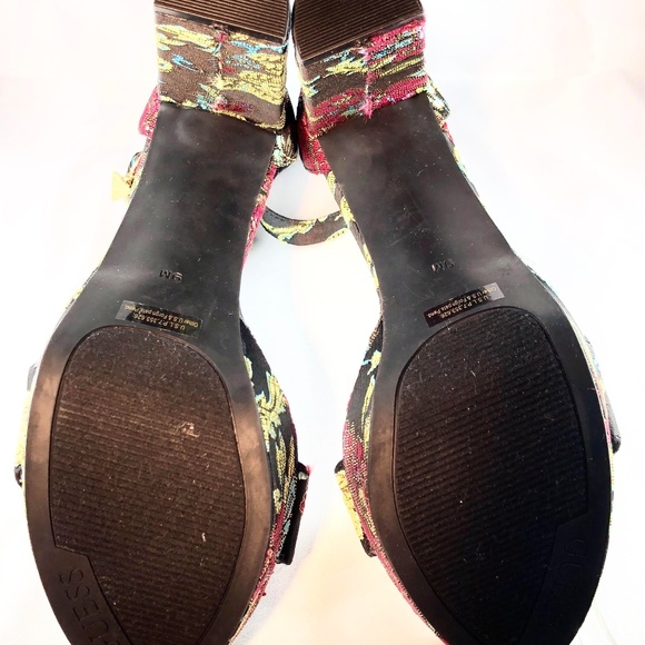 🆕Guess Floral Brocade Chunky Heel Sandal Size 9 - Picture 3 of 8